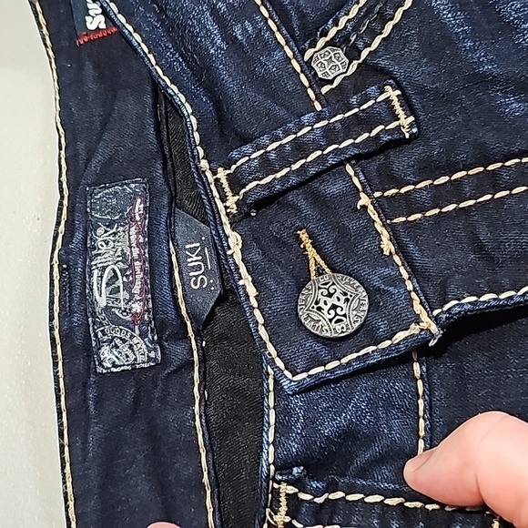 Silver Suki dark wash 29x33 mid rise boot cut jeans - Picture 6 of 8